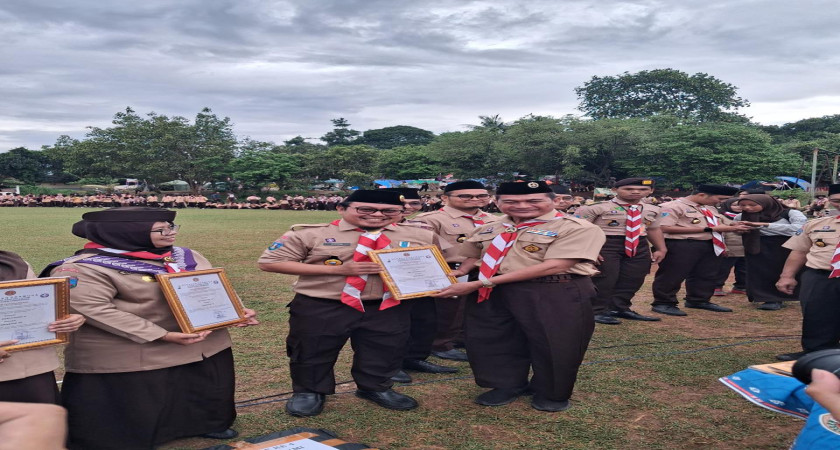 SMP Dirghantara Berhasil Meraih Penghargaan Gugus Depan Tergiat 1